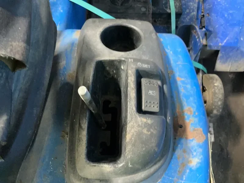 NEW HOLLAND 60” TRACTOR  -  GT22