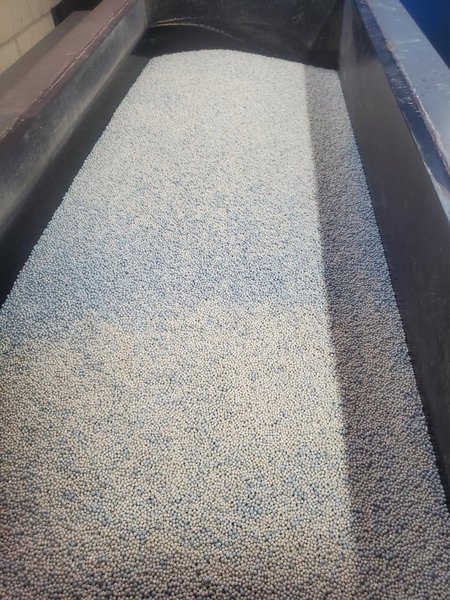 12 Cubic Ft. Deburring Equipment Manufacturing Vibratory Ceramic Polisher- Internal Dimensions 22.25″W x 59″L, Includes Media