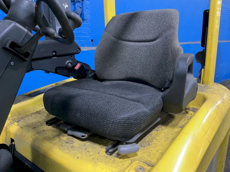 HYSTER 5400 LBS ELECTRIC FORKLIFT  -  E60Z-33