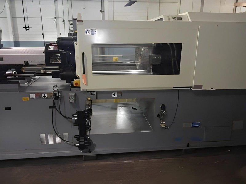 224 Ton Nissei DCX200III-25A Molding Machine – 2023 – Includes Chiller, Dryer, Temp Controller &amp; Granulator