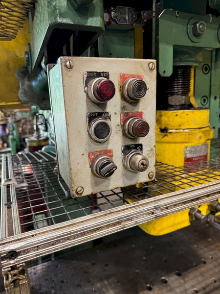 80 TON L&amp;J OBI PRESS. STOCK # 0683324