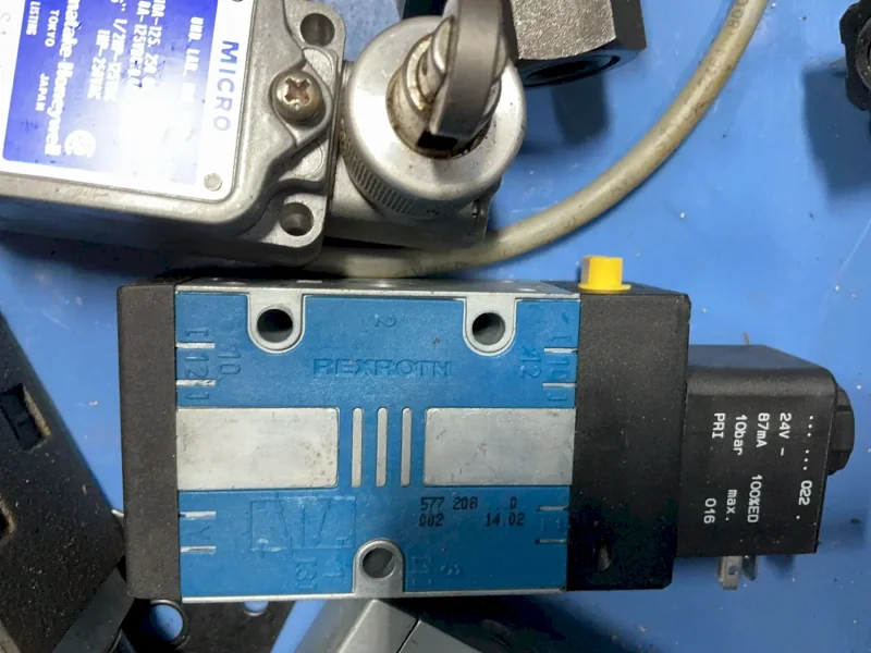 NACHI FUJIKOSHI CORP, REXROTH, FUSETRON MISC. VALVES, FUSES