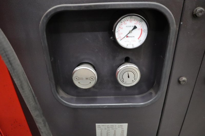 Amada FBD-1253E CNC Hydraulic Press Brake, 138 Ton x 122", Up-Acting, NC9-EXII Controls, Light Curtains- Auction Item