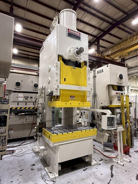 250 Ton NIAGARA E-250 OBS / Gap Frame Used Mechanical Metal Stamping Press For Sale, Under Power!