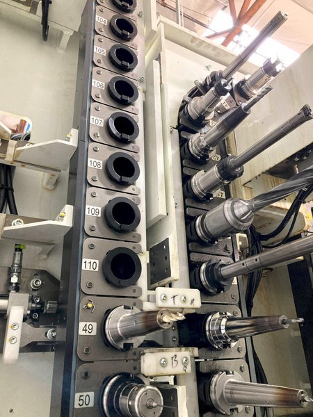 Kitamura Mycenter HX300iG/400, 2020, 8 Pallet Pool, 15k RPM, 110 ATC, Probe, Dual Chip Conveyors,