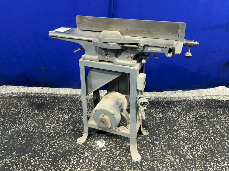 DELTA 4”X32.5” JOINTER  -  NJ-227