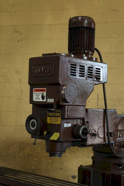 4HP INDUMA MODEL #4SA RAM TYPE VERTICAL MILL: STOCK #73329