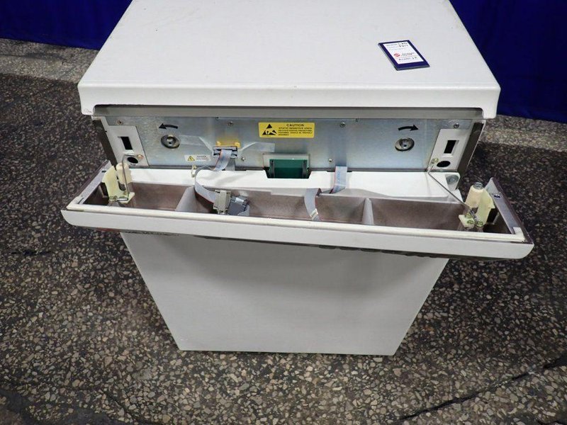 BECKMAN CENTRIFUGE   -  J-E