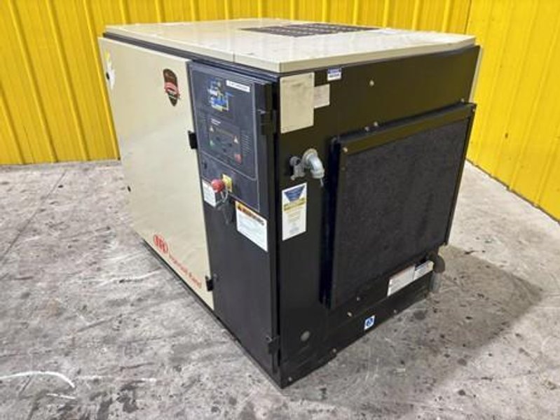 25 HP INGERSOLL-RAND ROTARY SCREW AIR COMPRESSOR, MODEL #SSR-UP6-25-125