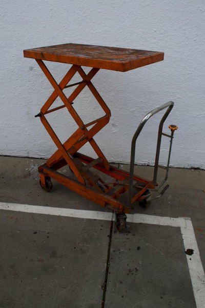 SCISSOR TABLE: STOCK #75728