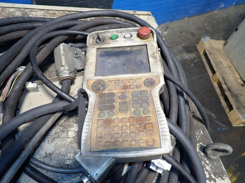 YASKAWA MOTOMAN ROBOT   -  MH6