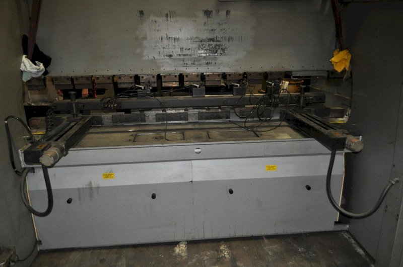 100 TON X 122" AMADA PRESS BRAKE