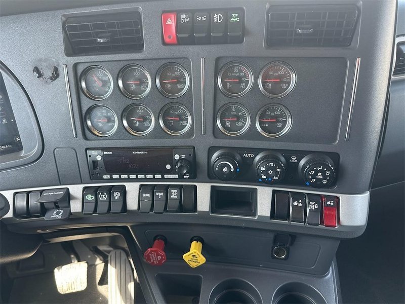 2022 Kenworth T680 1XKYD49X5NJ499897