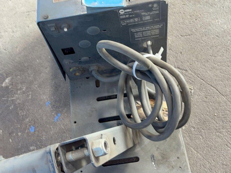 MILLER WIRE FEEDER  -  24A