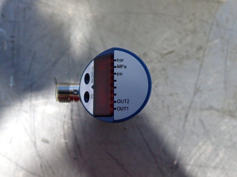 REXROTH 3625 PSI ELECTRONIC PRESSURE SWITCHES  -  HEDE10A1-21/250K41G24/2/V