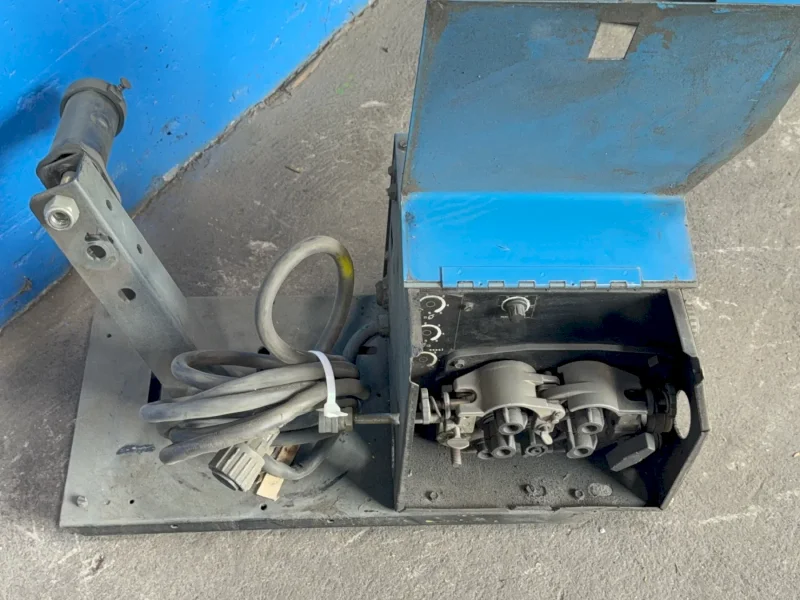 MILLER WIRE FEEDER  -  24A
