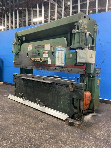 CINCINNATI 135 TON PRESS BRAKE  -  135 CB X 10 FT