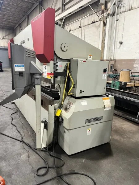 ACCURPRESS MODEL ADVANTAGE 130 TON X 12' HYDRAULIC 2-AXIS CNC PRESS BRAKE