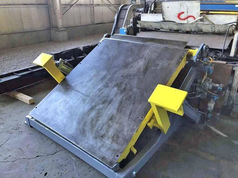 PEELER TABLE, ROWE, 60" WIDE #3376