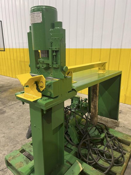 18 TON X 4" X 4" X 1/4" W.A. WHITNEY MODEL #606-250 HYDRAULIC ANGLE SHEAR: STOCK #22155