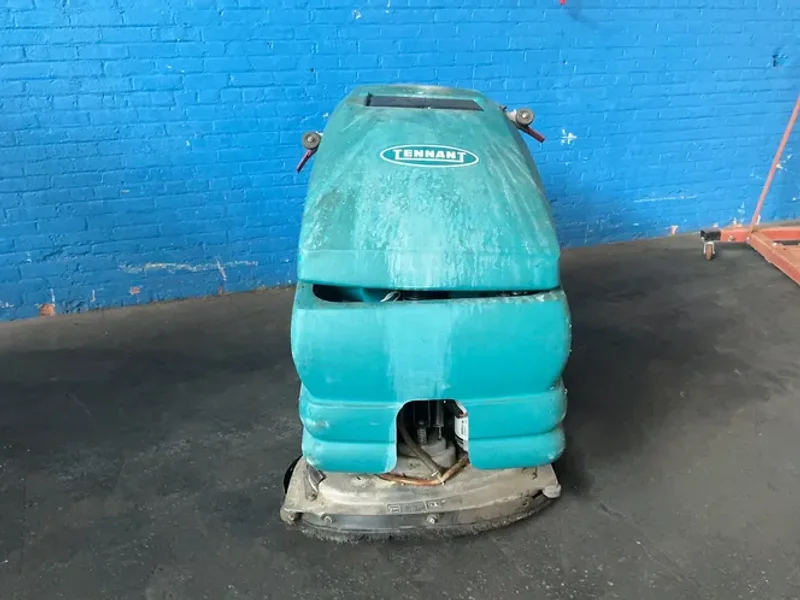 Tennant 28" Floor Scrubber - 5680