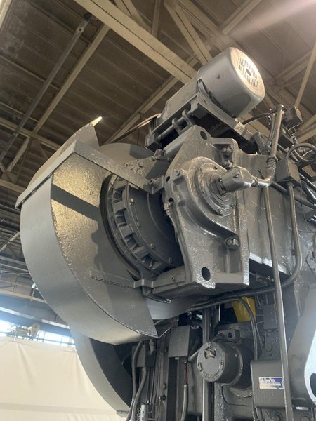 100 TON BLISS S1-100-24-30 STRAIGHT SIDE PRESS. STOCK # 1263020