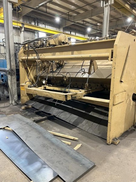 3/8” x 12’ Pacific Model 375R12 Hydraulic Power Squaring Shear, 1980