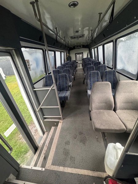 Freightliner M2 106 Shuttle Bus, 2009 – Commercial Shuttle Bus