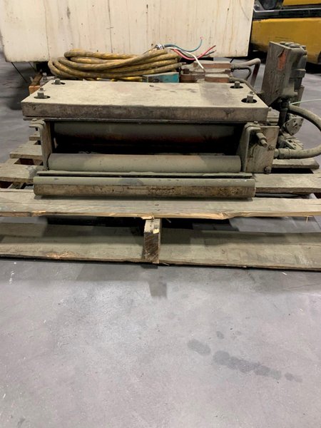 Dallas Industries Pull Thru Coil Straightener 18" Wide