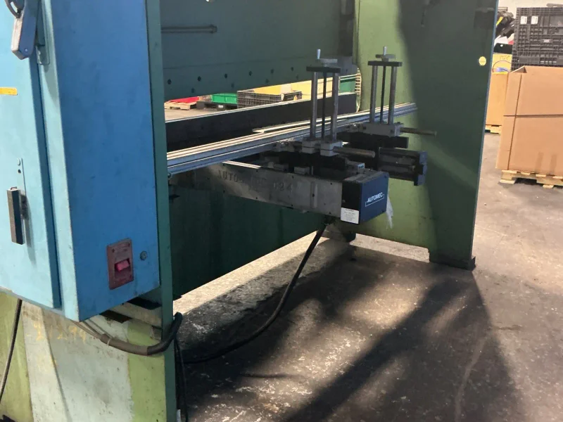 NIAGARA 100 TONS PRESS BRAKE  -  HBM-100-8-10