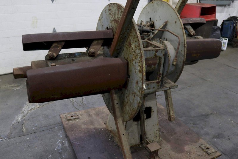 4000 LB X 18 AMERICAN DOUBLE END COIL REEL:  STOCK #67397