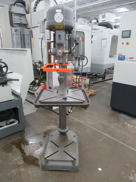 Walker Turner Drill Press, 15.5" x 18" Table, 70-400 RPM