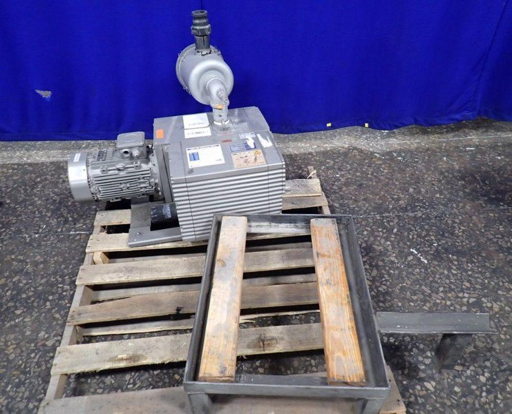 BECKER 165/195 M^3/H VACUUM PUMP  -  U5.166/0-03