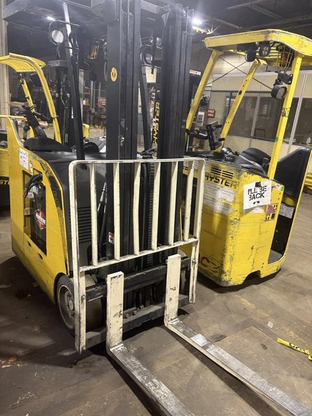 Yale ESC040AD 4,000 lb Electric Stand-Up Forklift, 2020 – 36 V – Warehouse Ready