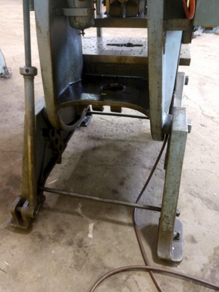 60 TON L &amp; J MODEL #W60 OBI PRESS, 2.5&quot; STROKE: STOCK #12978