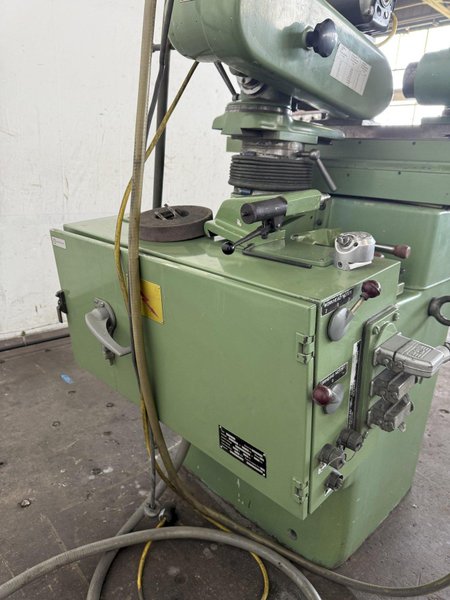 JUNGNER MASKIN US 2305 UNIVERSAL TOOL AND CUTTER GRINDER. STOCK # 0449625.