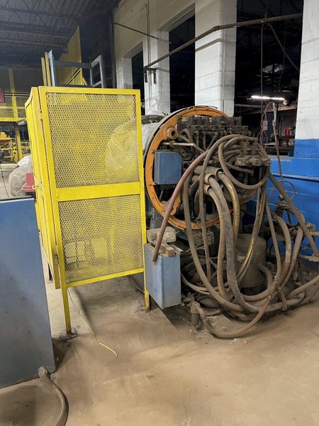 Shalco model u180 shell core machine with dual feed tank and blow valves, gun drilled heater plates and plc controls, gas system