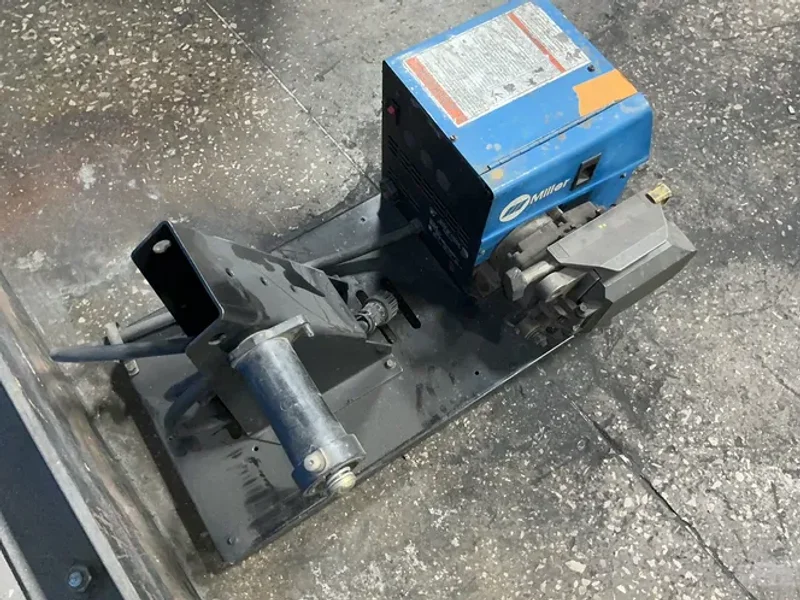 MILLER 10 AMPS WIRE FEEDER   -  S-64