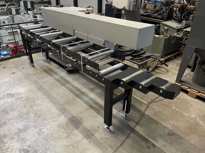 ZM - 6 meter rollerconveyors with digital backgauge