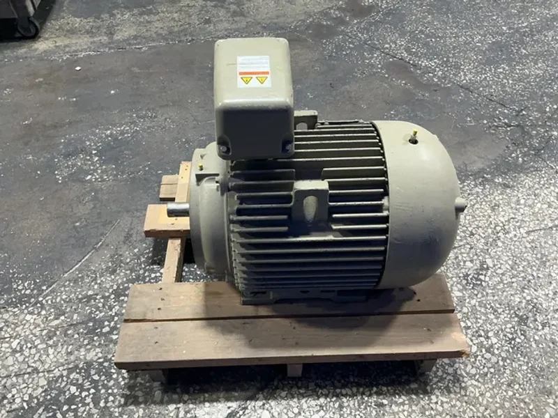 40 HP MOTOR   -  5KS324SAA1037