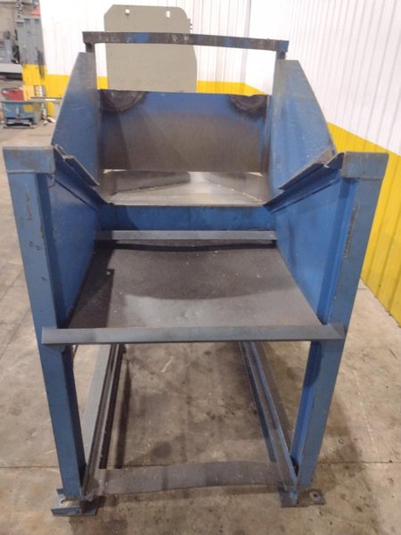 GRAVITY BIN / HOPPER DUMP OUT FEEDER STAND: YOBRO #25387