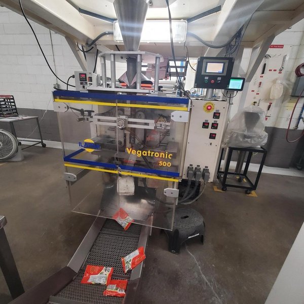 Ilapak VT 1000 Vegatronic 500 VFFS Bagger Only, 2004 – Includes Spare Wear Parts