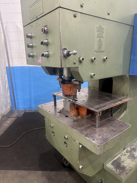 140  TON PIRANHA MODEL #PII-140  HYDRAULIC IRONWORKER: STOCK #77377