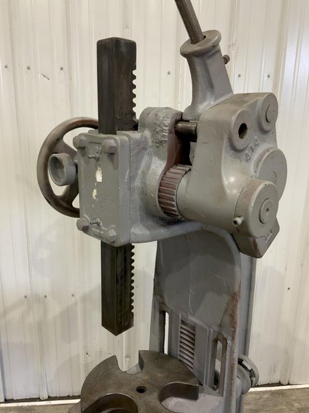 12 TON ATLAS NO. 4 ARBOR PRESS: STOCK #81388