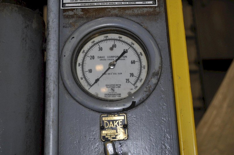 75 TON DAKE 4 POST HYDRAULIC PRESS