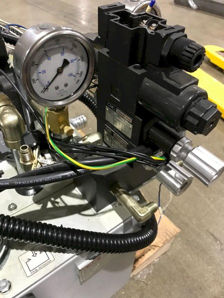 CAMEL NLA00013301A PUMP 3PH 2 HP 60 LITER USED