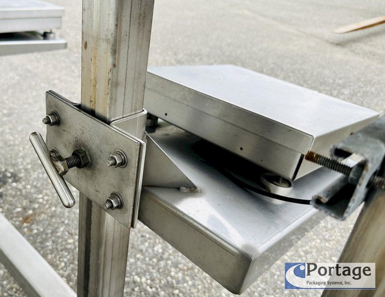 Heinzen Manufacturing  |  2720 Manual Produce Packing Table w/ Dual Scales