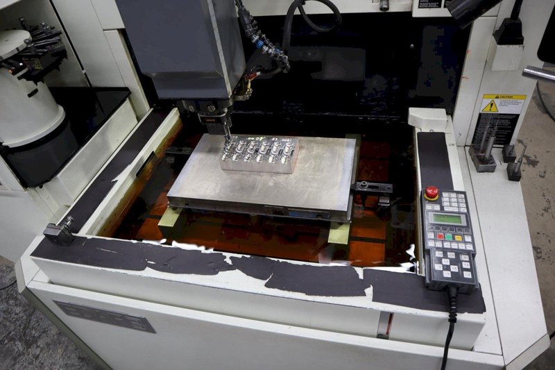 Makino EDAF3 CNC EDM Electrical Discharge Machine, Hyper i, 16ATC, C-Axis, New 2018