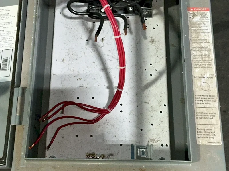 SQUARE D COMBINATION MAGNETIC STARTER  -  8538SDA26V02CP51P51P52SX22Y74(8538SDASP2)