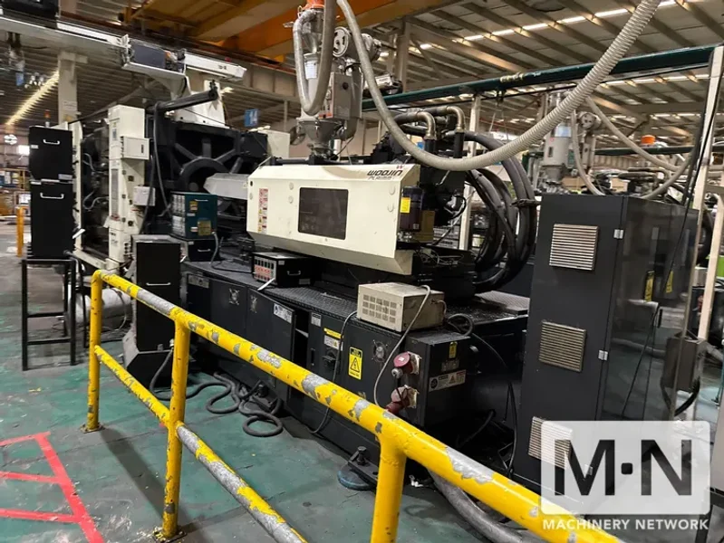680 TON 101 OZ WOOJIN MODEL SM680 INJECTION MOLDING MACHINE MFG 2014